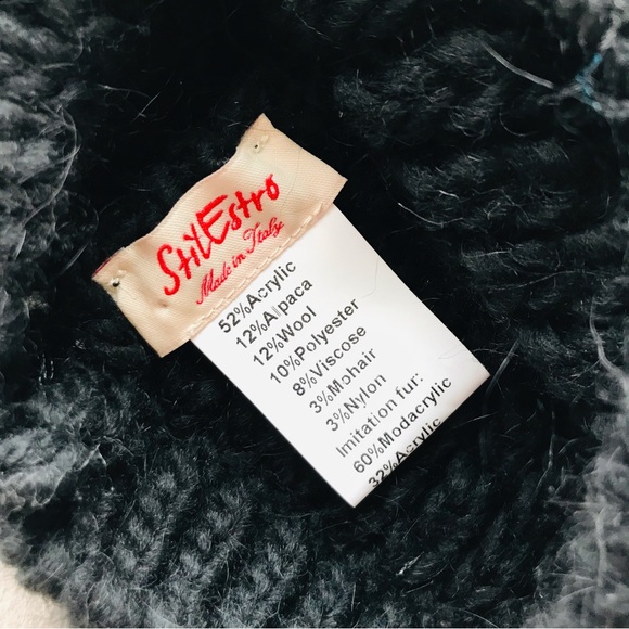 Made in Italy Chunky Wool Cable Pom Beanie - Picture 2 of 2